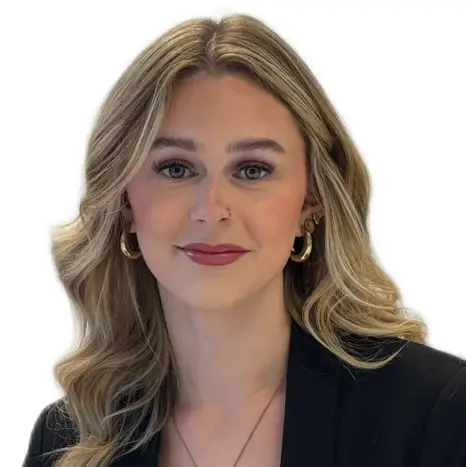 Hannah Chave Headshot